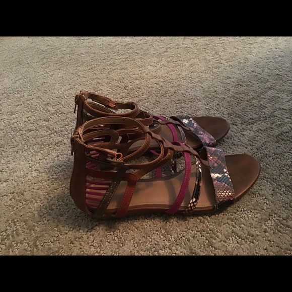 Sandals - Picture 2 of 3